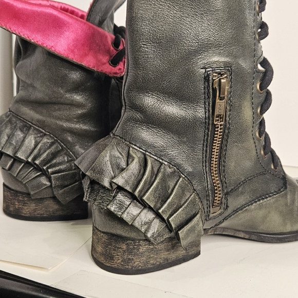 Betsey Johnson Boots - Picture 3 of 7